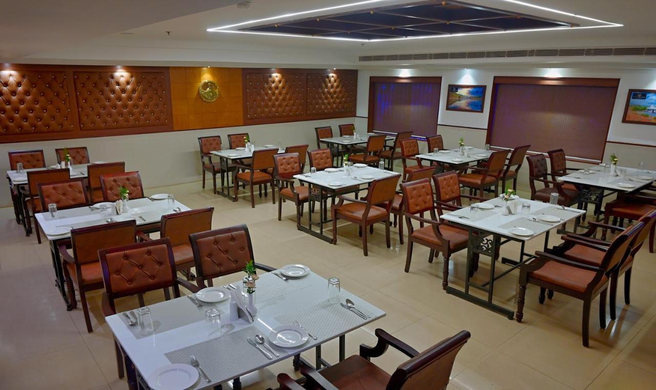 Contour Backwaters Hotel Resort&Convention Centre Rāmankari Exterior foto