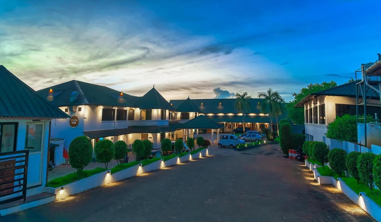 Contour Backwaters Hotel Resort&Convention Centre Rāmankari Exterior foto
