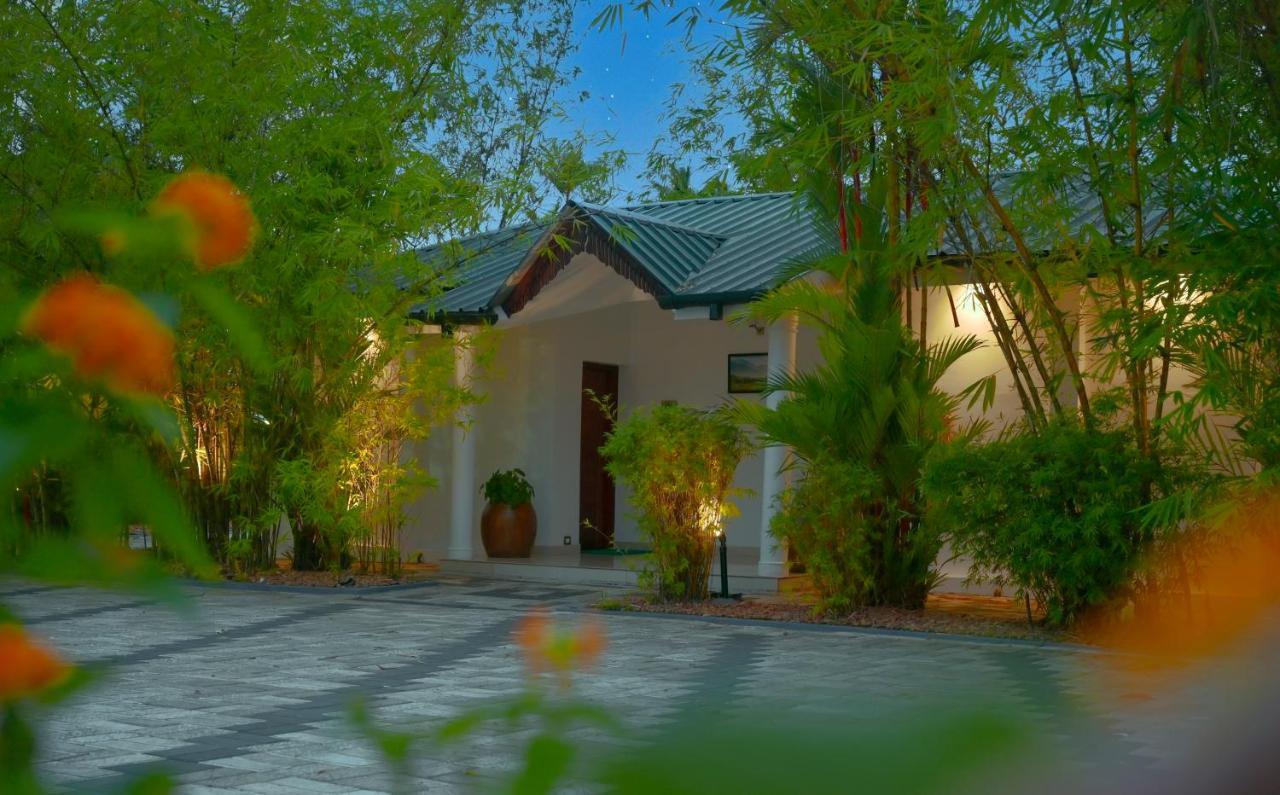 Contour Backwaters Hotel Resort&Convention Centre Rāmankari Exterior foto