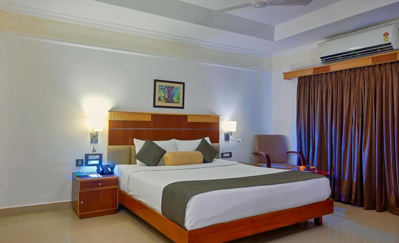 Contour Backwaters Hotel Resort&Convention Centre Rāmankari Exterior foto