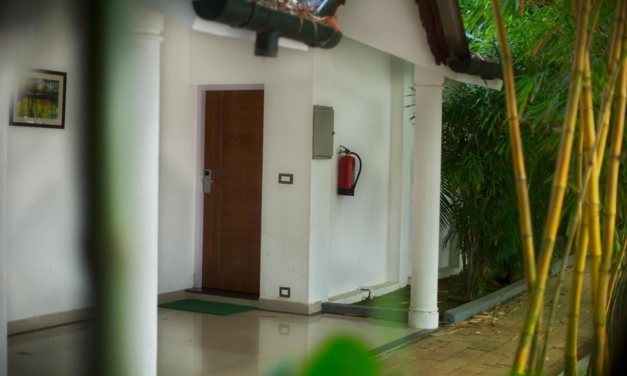 Contour Backwaters Hotel Resort&Convention Centre Rāmankari Exterior foto