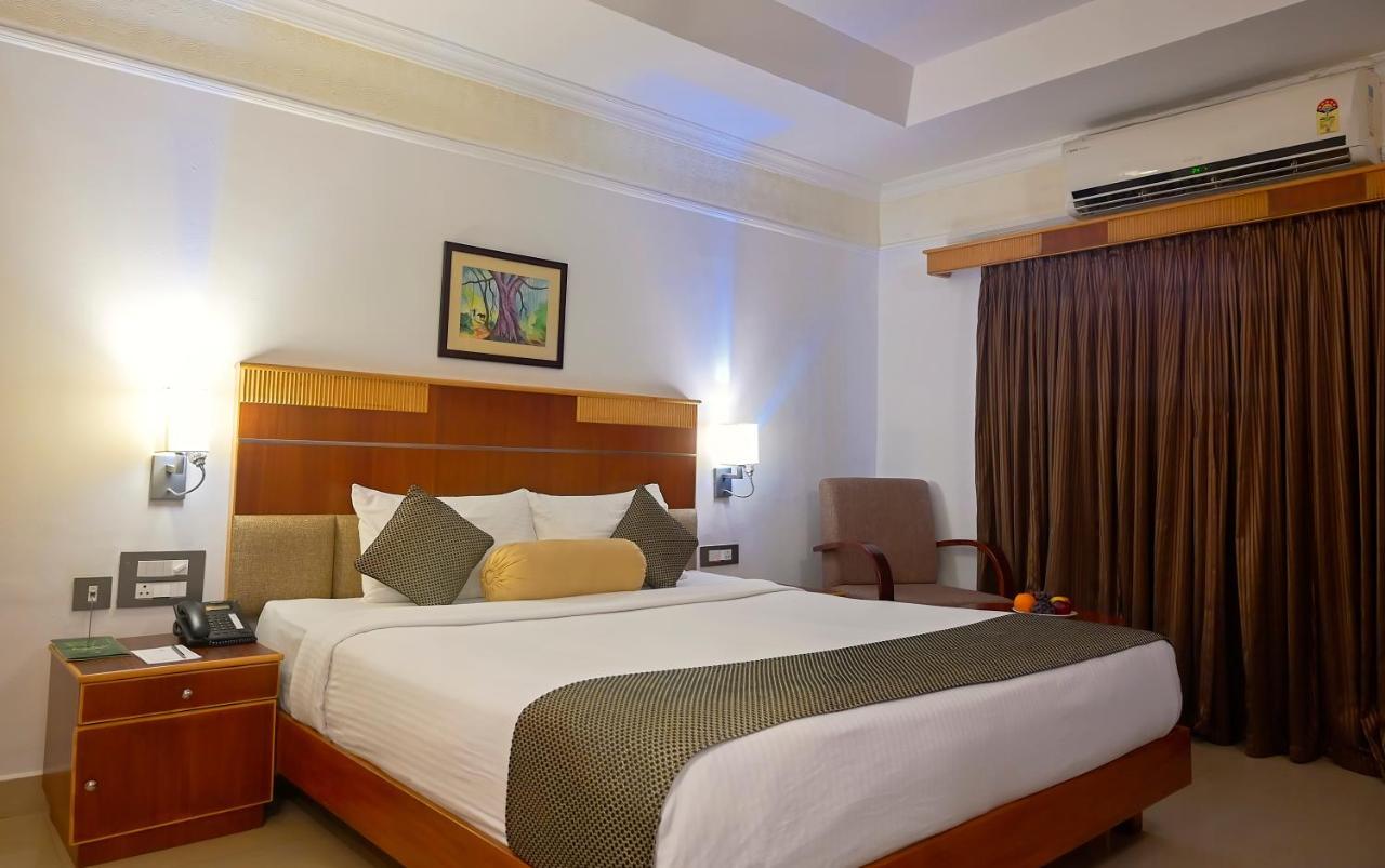 Contour Backwaters Hotel Resort&Convention Centre Rāmankari Exterior foto