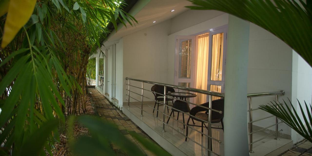 Contour Backwaters Hotel Resort&Convention Centre Rāmankari Exterior foto